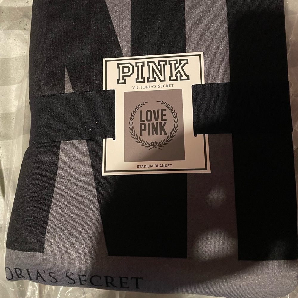 Victoria’s Secret stadium blanket